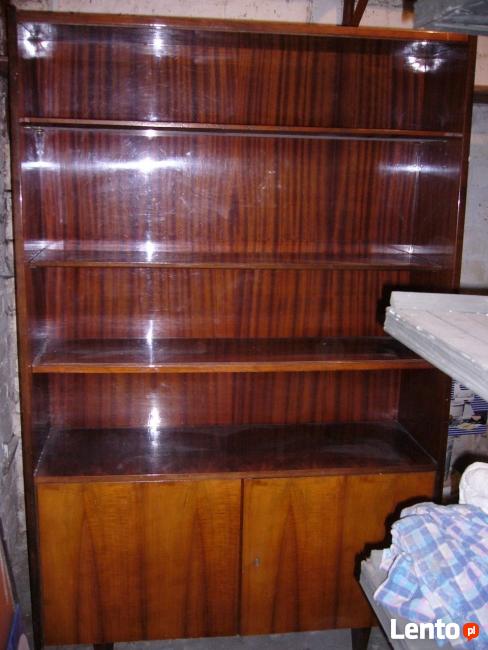 Sprzedam biblioteczkę orzech połysk