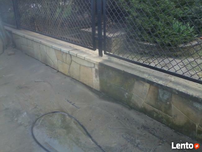 mycie, czyszczenie kostki brukowej