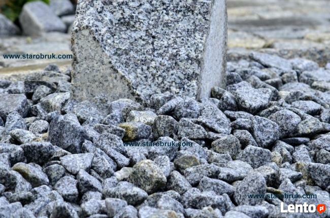 Otoczak granitowy łaciaty nakrapiany dalmatyńczyk do ogrodu