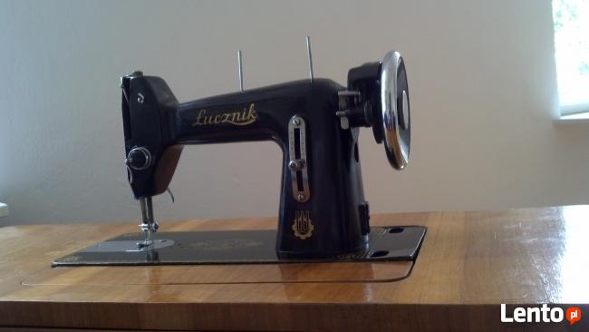 Maszyna do szycia Łucznik na pedały stolik