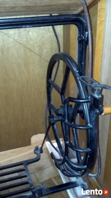 Maszyna do szycia Łucznik na pedały stolik