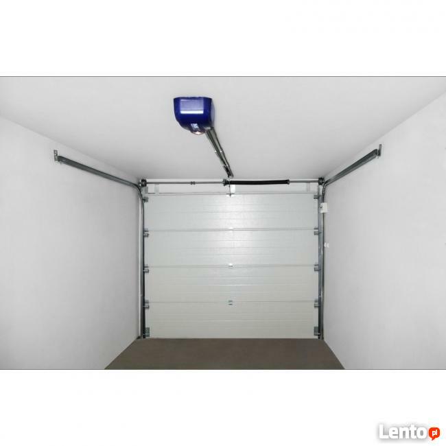Brama garażowa segmentowa woodgrain z napędem 2 piloty