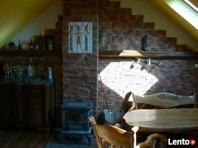 dom z zabudowaniami gospodarczymi