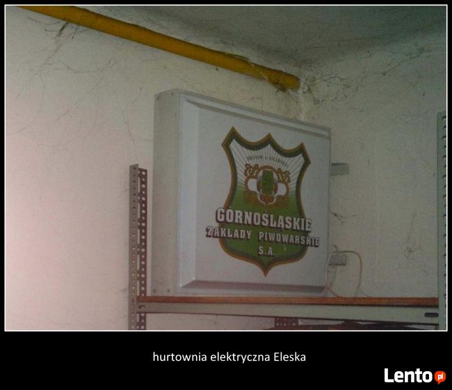 Baner ze świetlówkami