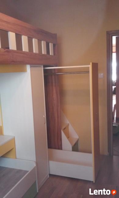 łózka na antresoli