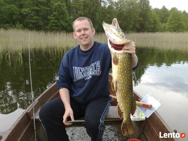 MAZURY-JERUTKI.Dwa domki /po 10 os/nad jeziorem.Łódka