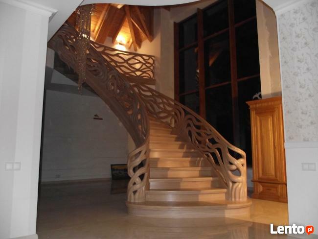 Schody gięte z drewna