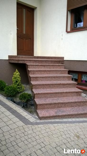 Granitowe blaty kuchenne , schody wewnętrzne ,parapety.