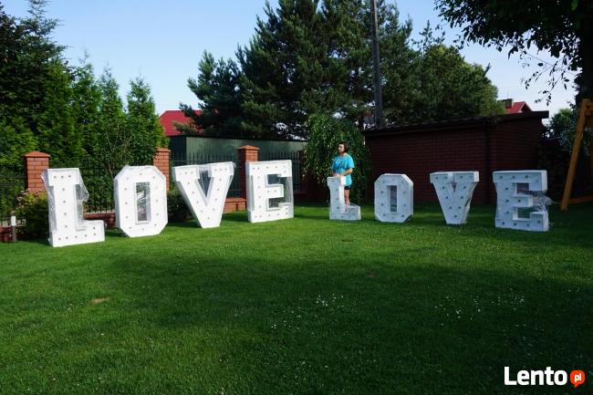 Napis Love 3D foto budka ciężki dym czerwony dywan