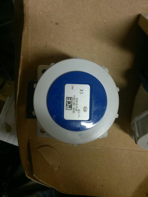 Gniazdo tablicowe 16A 3P 230V /75x75/ niebieskie IP67 3132