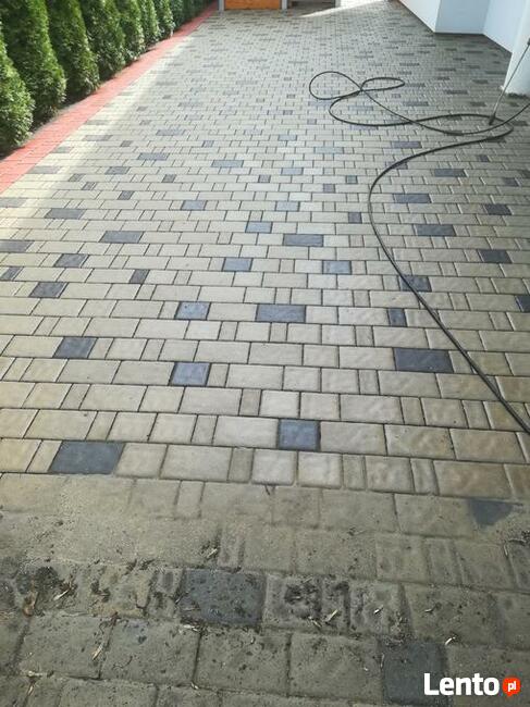 Mycie kostki brukowej kamiennej, ogrodzenia, tarasy itp.