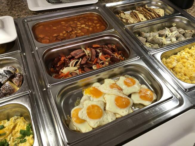 Kucharkę kucharza Zatrudnimy Ledan Chłopy praca całoroczna