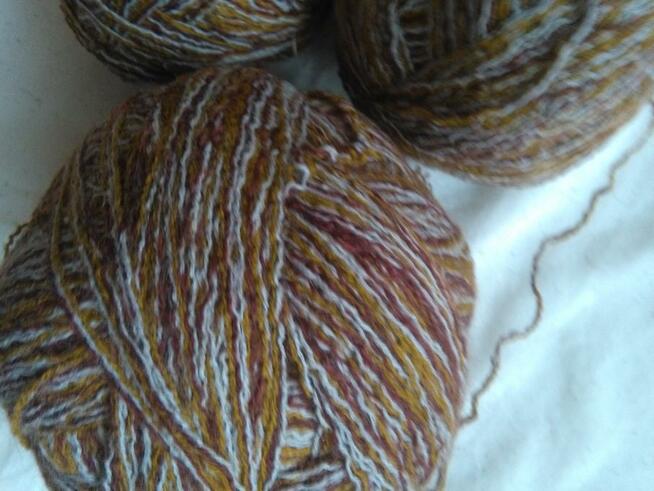 410 Gr miodowo brązowy melanż wełna włóczka