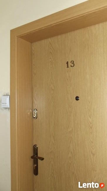 Oklejanie, nakładki na metalowe futryny, drzwi z felcem 2 cm