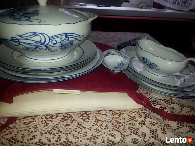 Srodek stolu zastawy obiadowej Cmielow