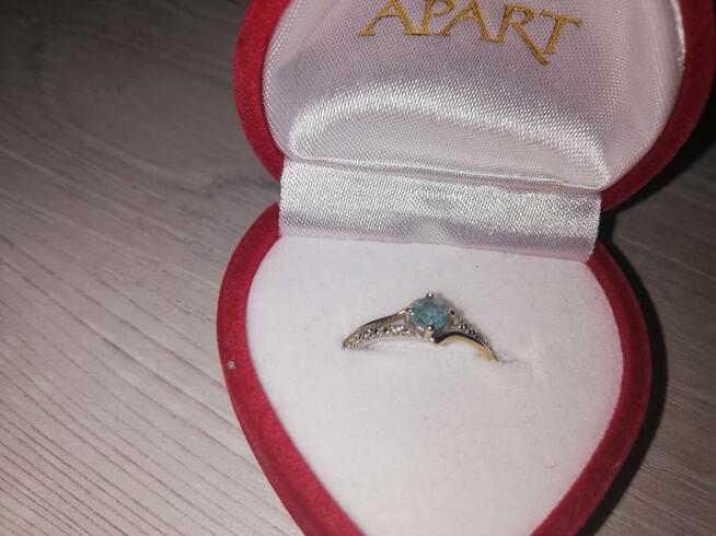 Pierścionek z diamentem Apart