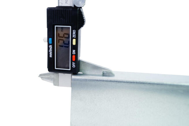 Słupek ogrodzeniowy OCYNK 60x40mm - Wysokość: 200cm + Daszek