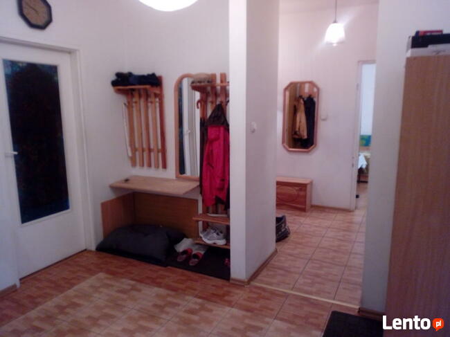 ZAMIENIĘ 4 pokoje w bloku komunalne na 3 pokoje