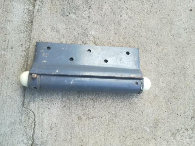 Sprzedam zawiasy wahliwe