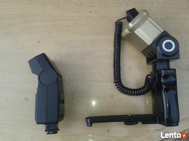 Lampy błyskowe do aparatów fotograficznych, po 25 zł.