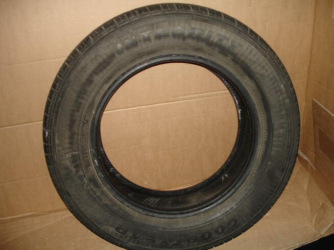 Opona letnia 235/60R16 kpl.