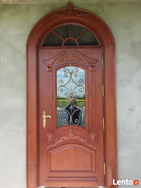 Drzwi drewniane wykonane na zamówienie