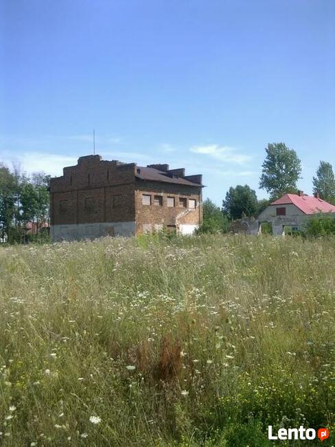Działka z budynkiem do remontu.