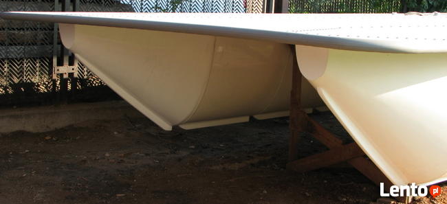 Podstawa (baza) katamaranu pod zabudowę typu hausboat.