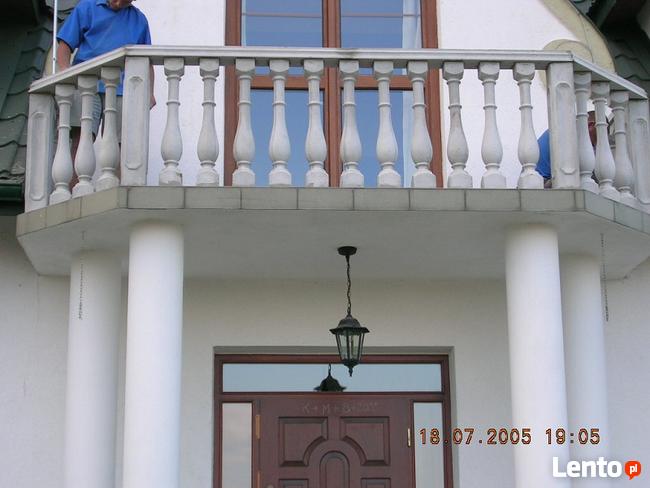 Tralki betonowe na schody, balkon, taras proste i łukowate,