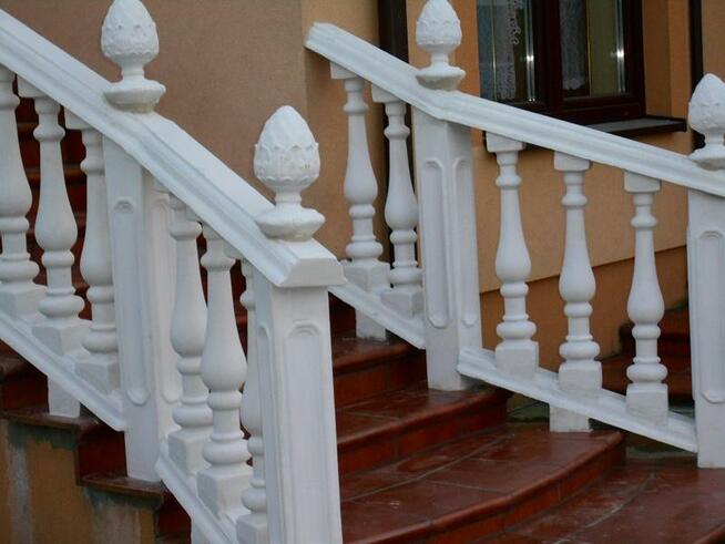 Tralki betonowe na schody, balkon, taras proste i łukowate,