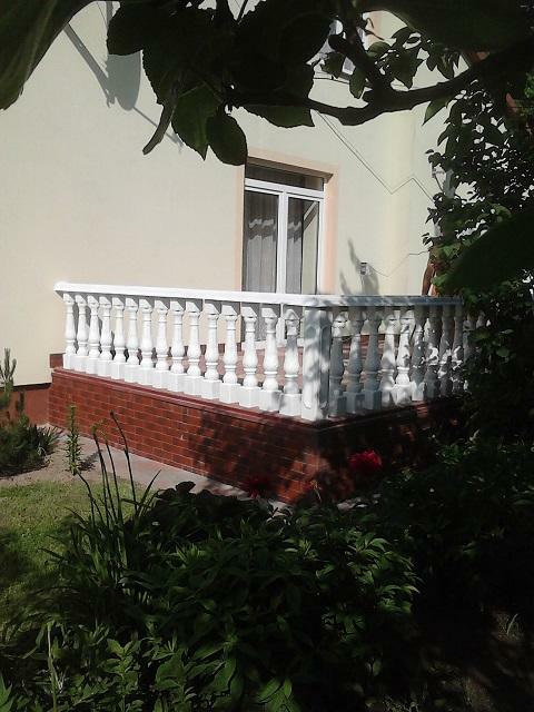 Tralki betonowe na schody, balkon, taras proste i łukowate,