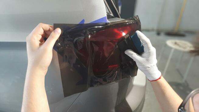 pzyciemnianie lamp i szyb ozonowanie i oklejanie karoserii