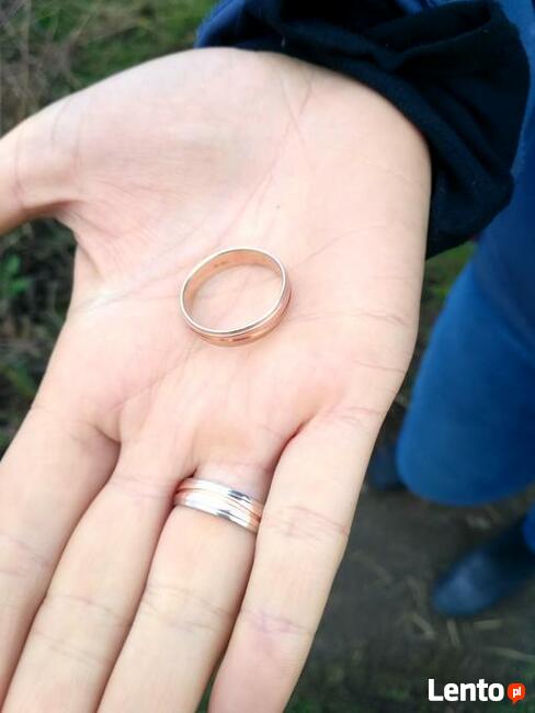 Zgubiona obrączka w śniegu Zgubiona obrączka pomoc nurek