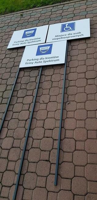 Konstrukcje reklamowe - Pylony - Tablice