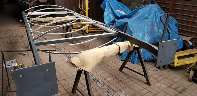 Konstrukcje reklamowe - Pylony - Tablice