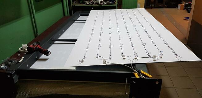 Konstrukcje reklamowe - Pylony - Tablice