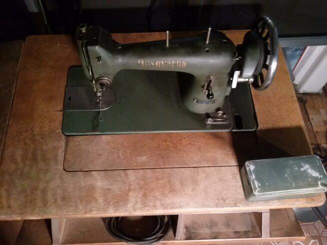 Maszyna do szycia Husqvarna, antyk, 1916 r, 390 zł.