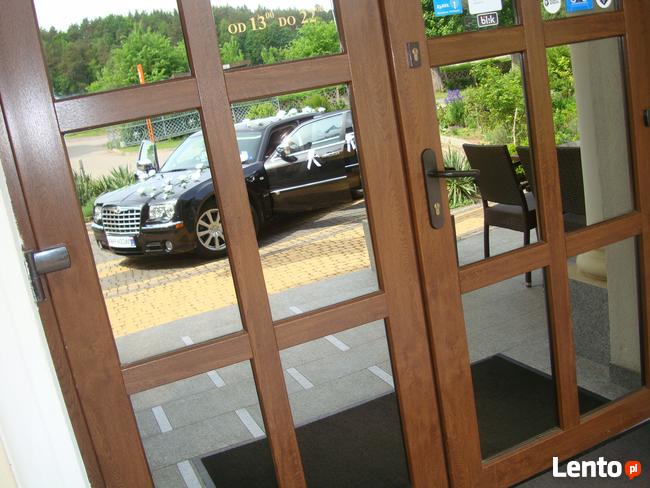 Auto, Limuzyna do ślubu. Chrysler 300C. SZCZECIN.