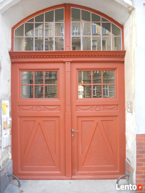 Renowacja drzwi, mebli bram i schodów