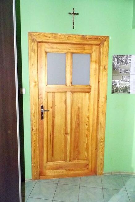 Renowacja drzwi, mebli bram i schodów