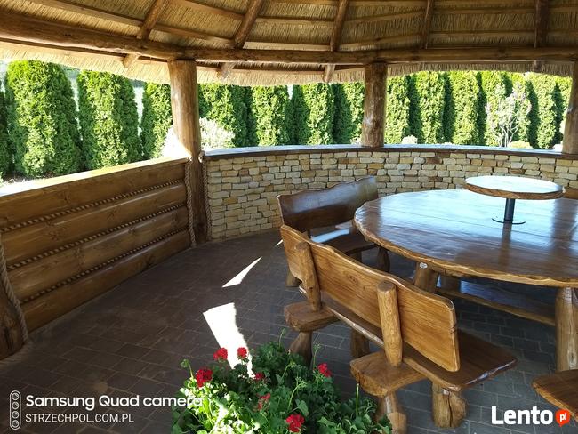 Altany kryte trzciną strzechą dachy