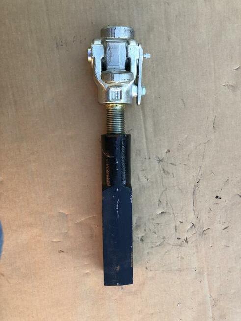 Wieszak kompletny New Holand