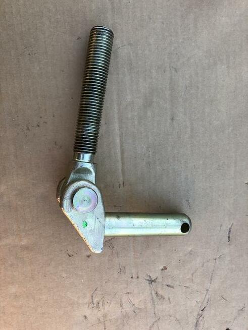 Główka odciągu z gwintem New Holand