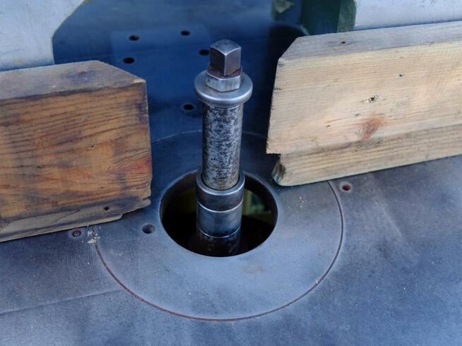 Frezarka dolnowrzecionowa Bulleri