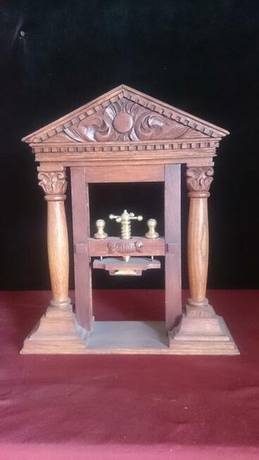 Szafka, budowla, polskie rękodzieło - wyprzedaż