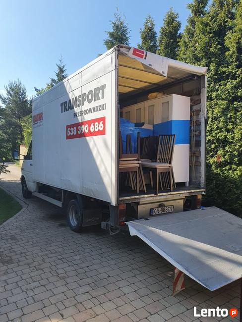 Tani Transport Przeprowadzki samochód z windą