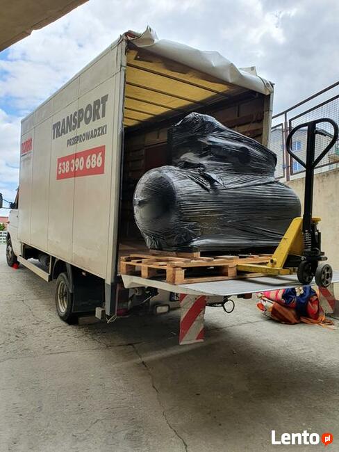 Tani Transport Przeprowadzki samochód z windą