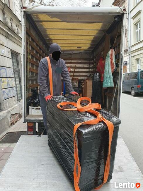 Tani Transport Przeprowadzki samochód z windą