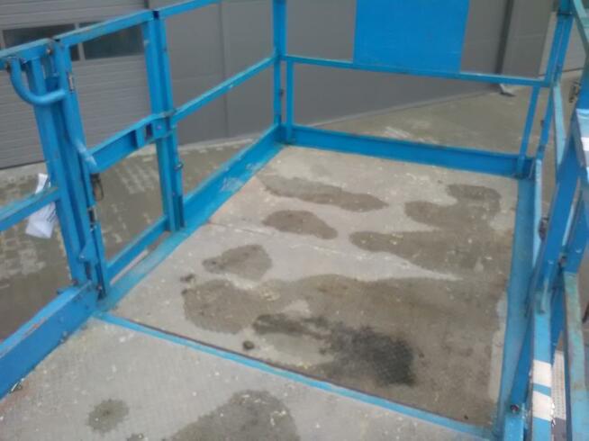 Genie GS-4390 podnośnik nożycowy, podest ruchomy wolnobieżny