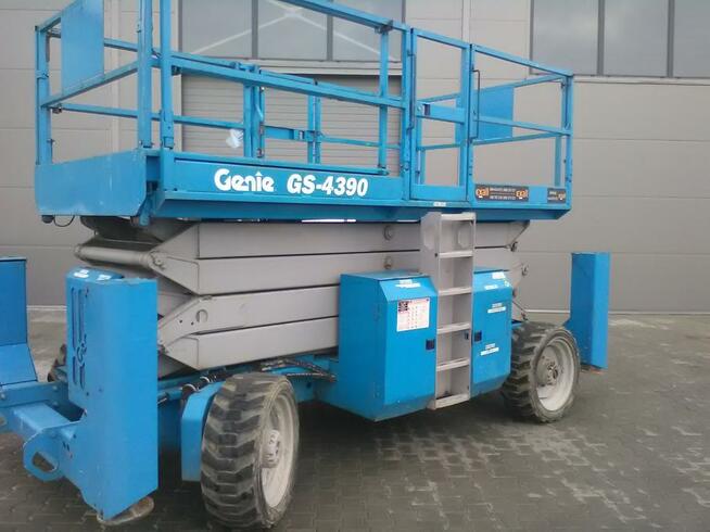 Genie GS-4390 podnośnik nożycowy, podest ruchomy wolnobieżny